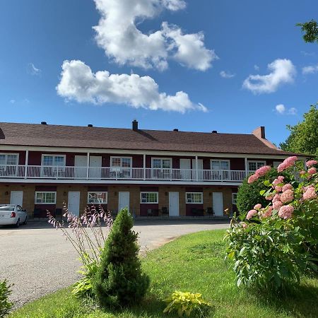 Motel le Sabre Sherbrooke Extérieur photo