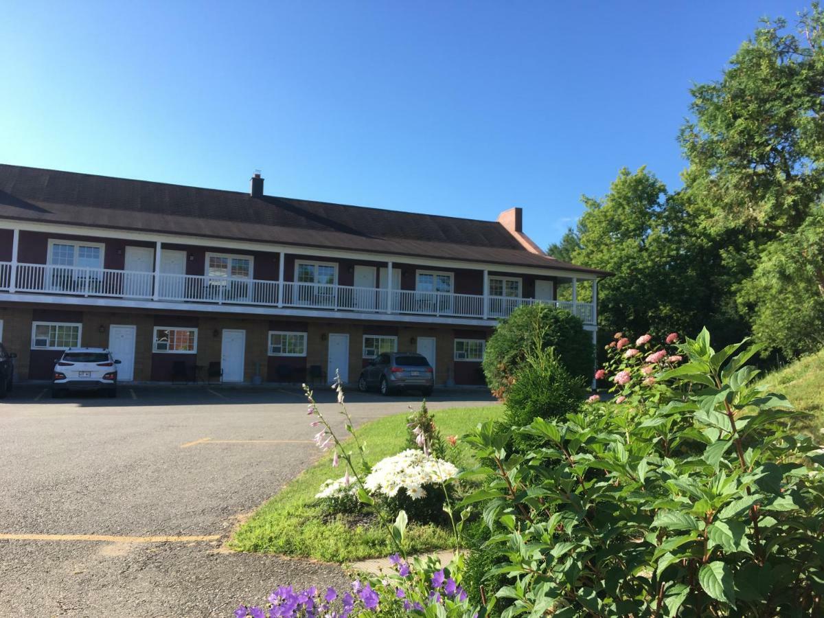 Motel le Sabre Sherbrooke Extérieur photo